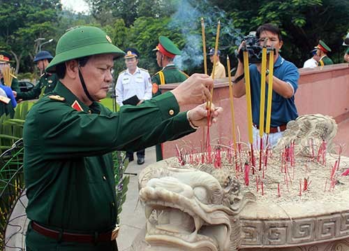 Ministry of Defense’s delegation visits Con Dao island - ảnh 2